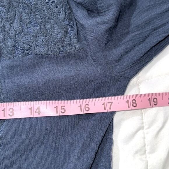 American Eagle Womens Navy Blue Long Sleeve Lace Henley Top S 100% Rayon Casual - Picture 10 of 11